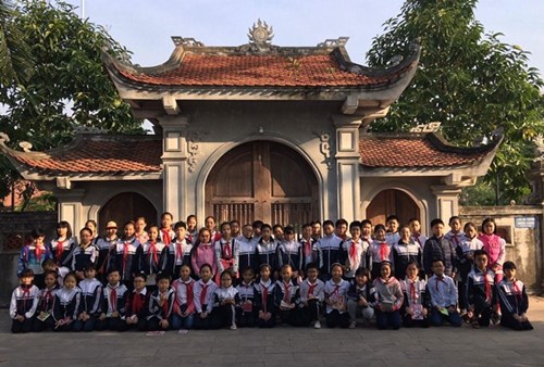 Trường TH Gia Thụy tổ chức cho HS tham quan di tích lịch sử địa phương tại Chùa Cổ Giao Tự - Lệ Mật và đình cổ Thanh Am